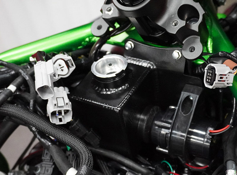Ninja H2 /H2R, H2SX & ZH2 intercooler water pump & reservoir